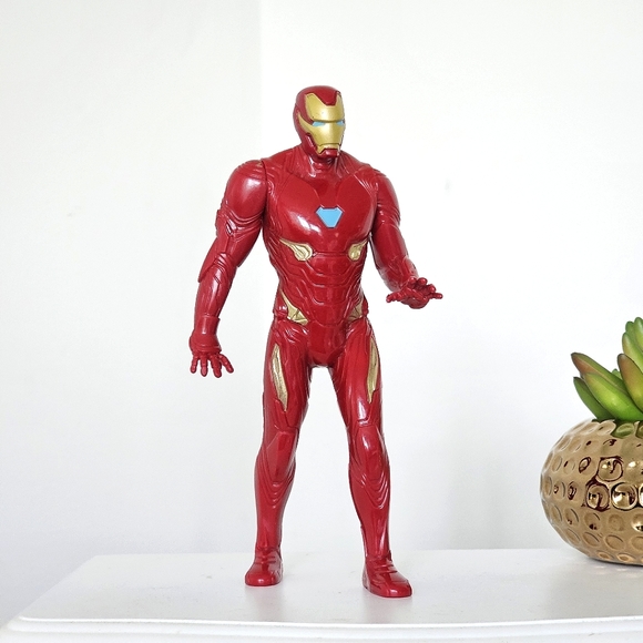 2017 Marvel Hasbro Iron Man Avengers Action Figure Toy, 6", Moving Arms, Rare - Picture 1 of 12